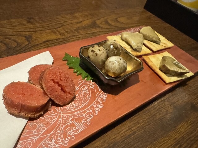 プライベートルーム&カウンターキッチンでの自由な飲み放題!美味しい燻製スナック!