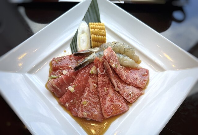 高品質で美味しい肉だけでなく、美味しいサイドディッシュやサラダもある、満足のいくランチです。