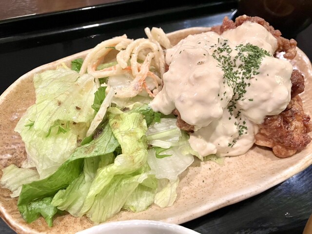 【3日本風チキンナンバンセット】ミックスユースビル内でのランチや日中の飲食に最適です。