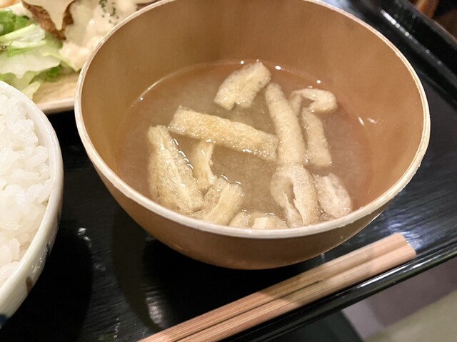 【3日本風チキンナンバンセット】ミックスユースビル内でのランチや日中の飲食に最適です。