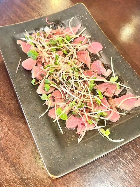 이곳은 마사카와의 전통 요리를 맛볼 수 있는 모모철 그룹의 세 번째 매장입니다! 진정한 돌 오븐 피자를 추천합니다!