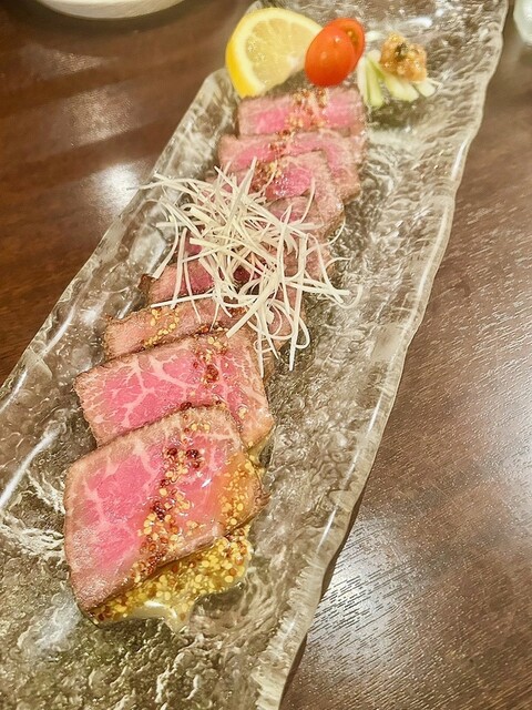 이곳은 마사카와의 전통 요리를 맛볼 수 있는 모모철 그룹의 세 번째 매장입니다! 진정한 돌 오븐 피자를 추천합니다!