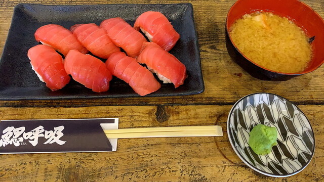 価格999円の人気「90分で食べ放題の新鮮なブルーフィンタチキンの寿司」の本当の価値とは?