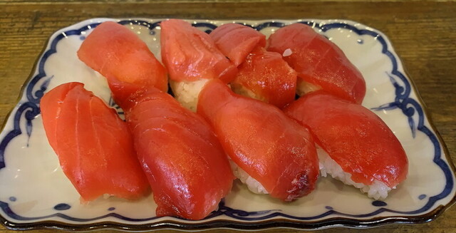 価格999円の人気「90分で食べ放題の新鮮なブルーフィンタチキンの寿司」の本当の価値とは?