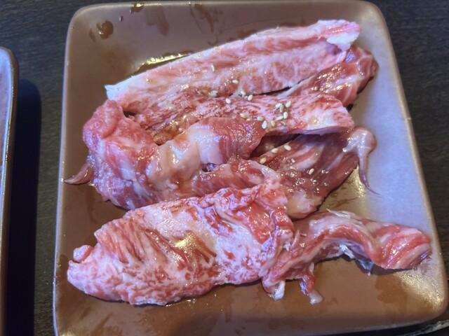 정육점 직영의 야마가타 소 구이 요리가 맛볼 수 있는 조나이의 인기 가게