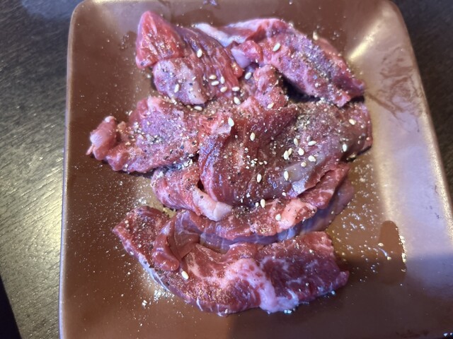 정육점 직영의 야마가타 소 구이 요리가 맛볼 수 있는 조나이의 인기 가게