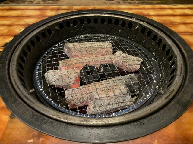 토·일·축일에는 낮부터 영업합니다!