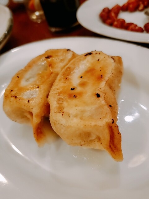 풍부한 맛의 만두라면 여기서 찾아보세요!