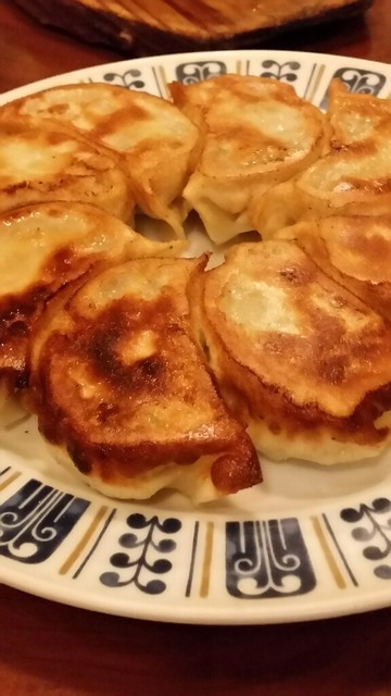 풍부한 맛의 만두라면 여기서 찾아보세요!