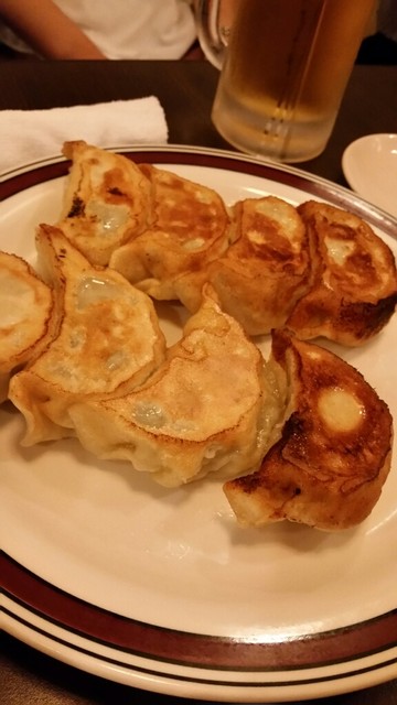 풍부한 맛의 만두라면 여기서 찾아보세요!